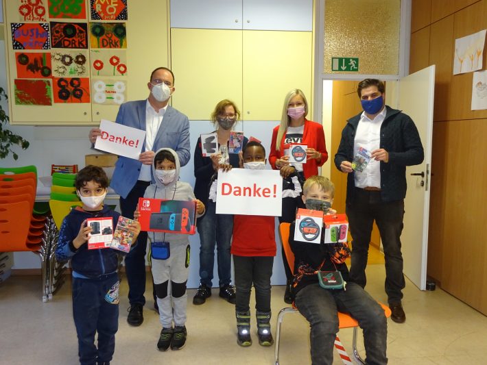 Spendenübergabe an DRK Kinder- und Jugendzentrum
