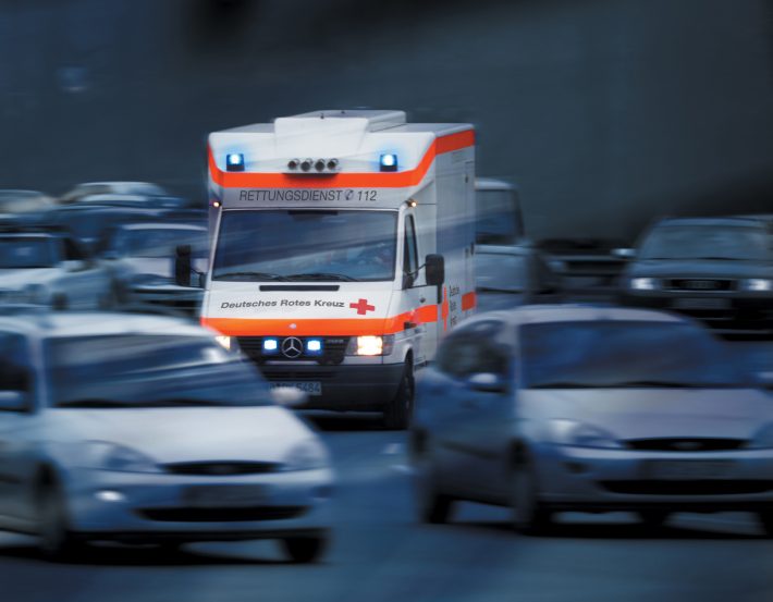 Foto_DRK-Archiv_RD-Wagen-im-Verkehr_gr